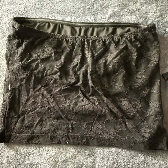 Edikted Addison Sheer Lace Two Piece Top size large! - Picture 9 of 9